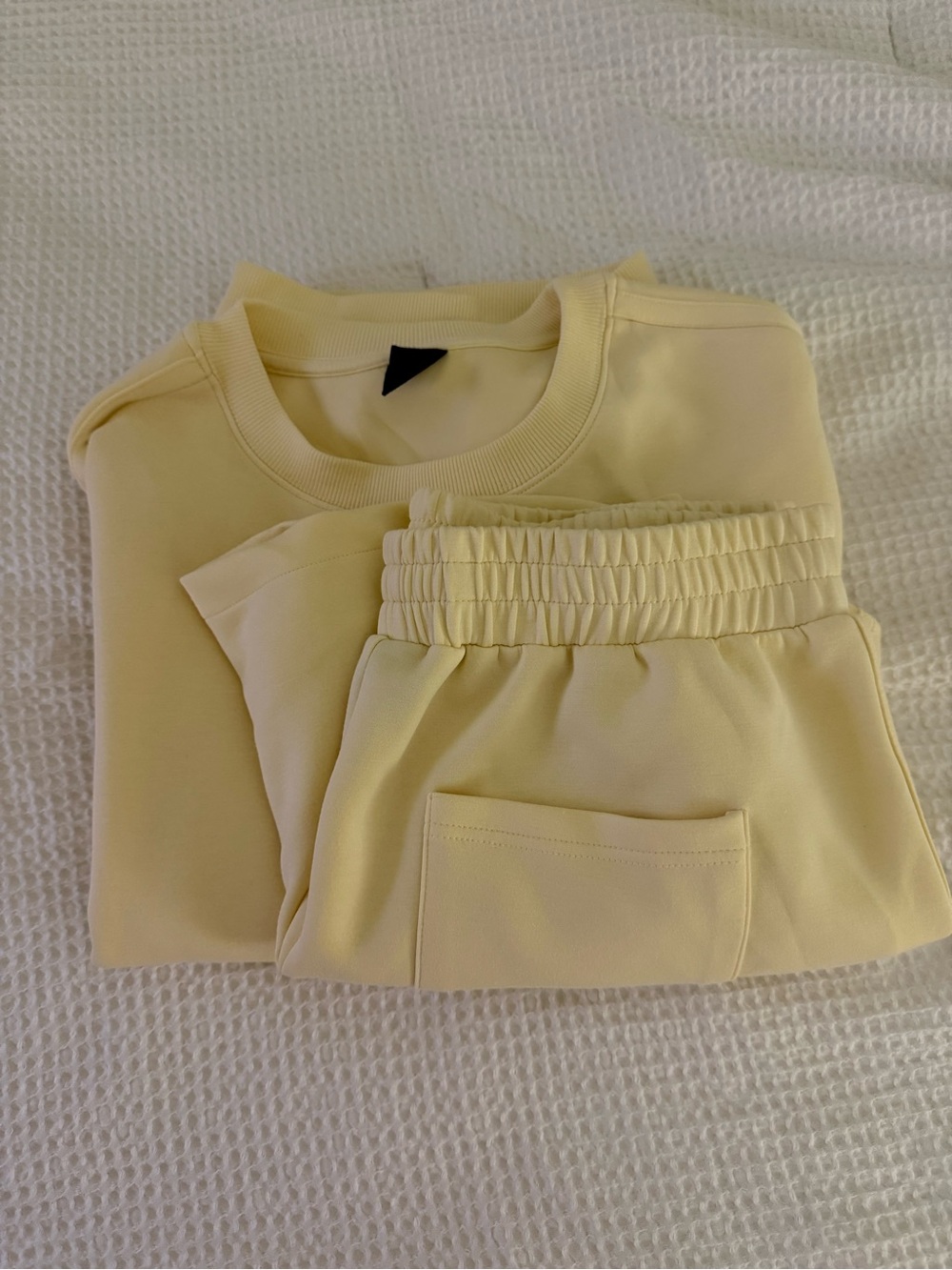 Pacsun Butter Yellow Sweatshirt & Shorts Set